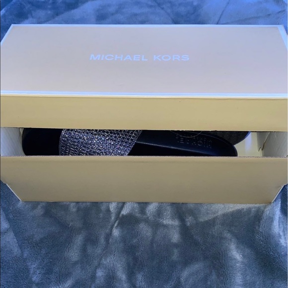 Michael Kors Slides - Picture 5 of 8